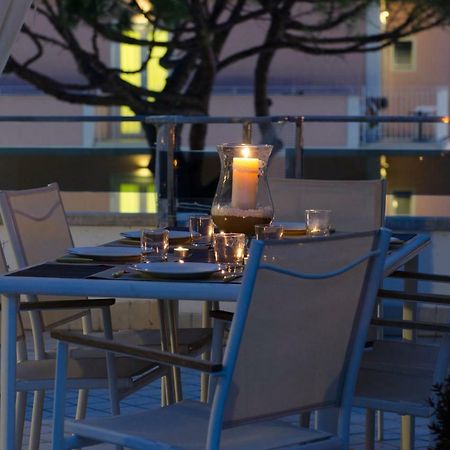 Dante 124 | Appartamenti A Riccione Kültér fotó